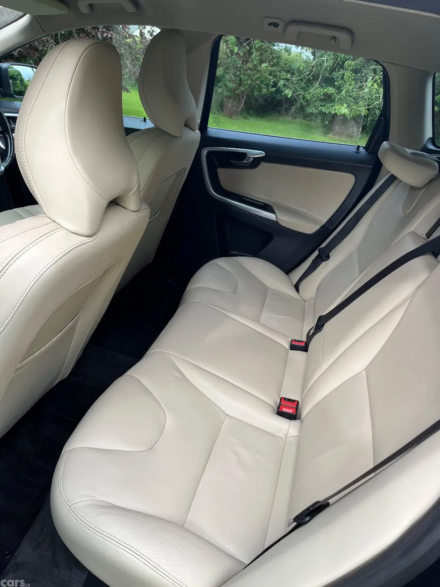 Volvo XC60 SUV, Diesel, 2017, Blue
