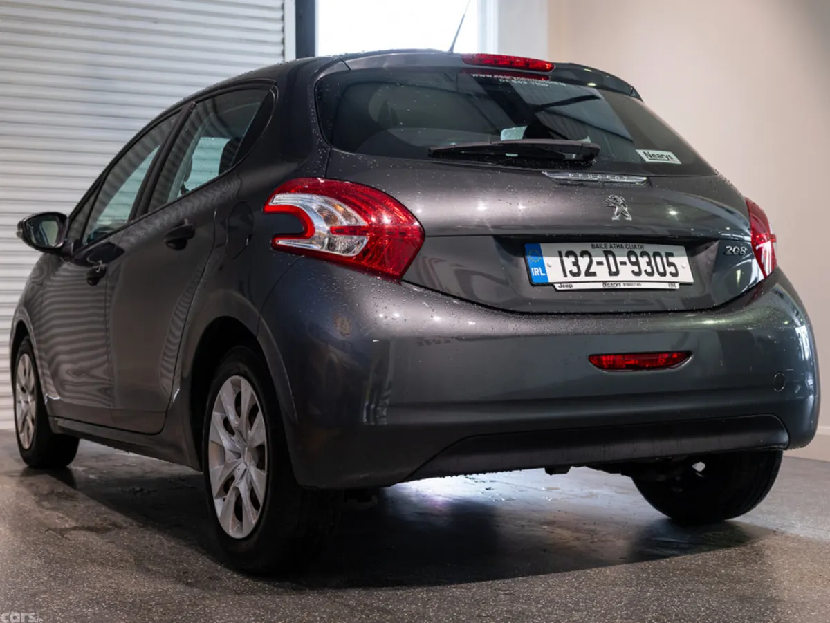 Peugeot 208 Hatchback, Petrol, 2013, Grey