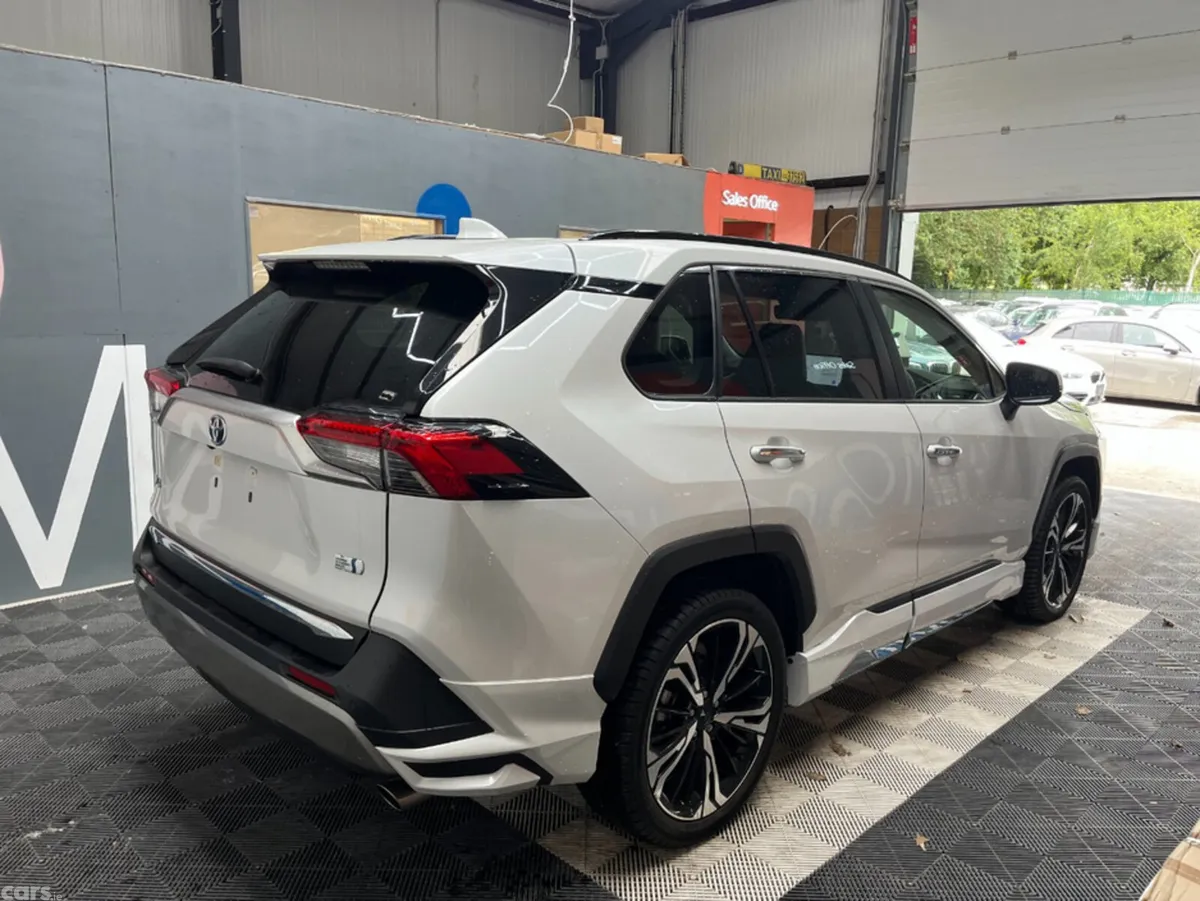 Toyota RAV4 SUV, Petrol Hybrid, 2023, White