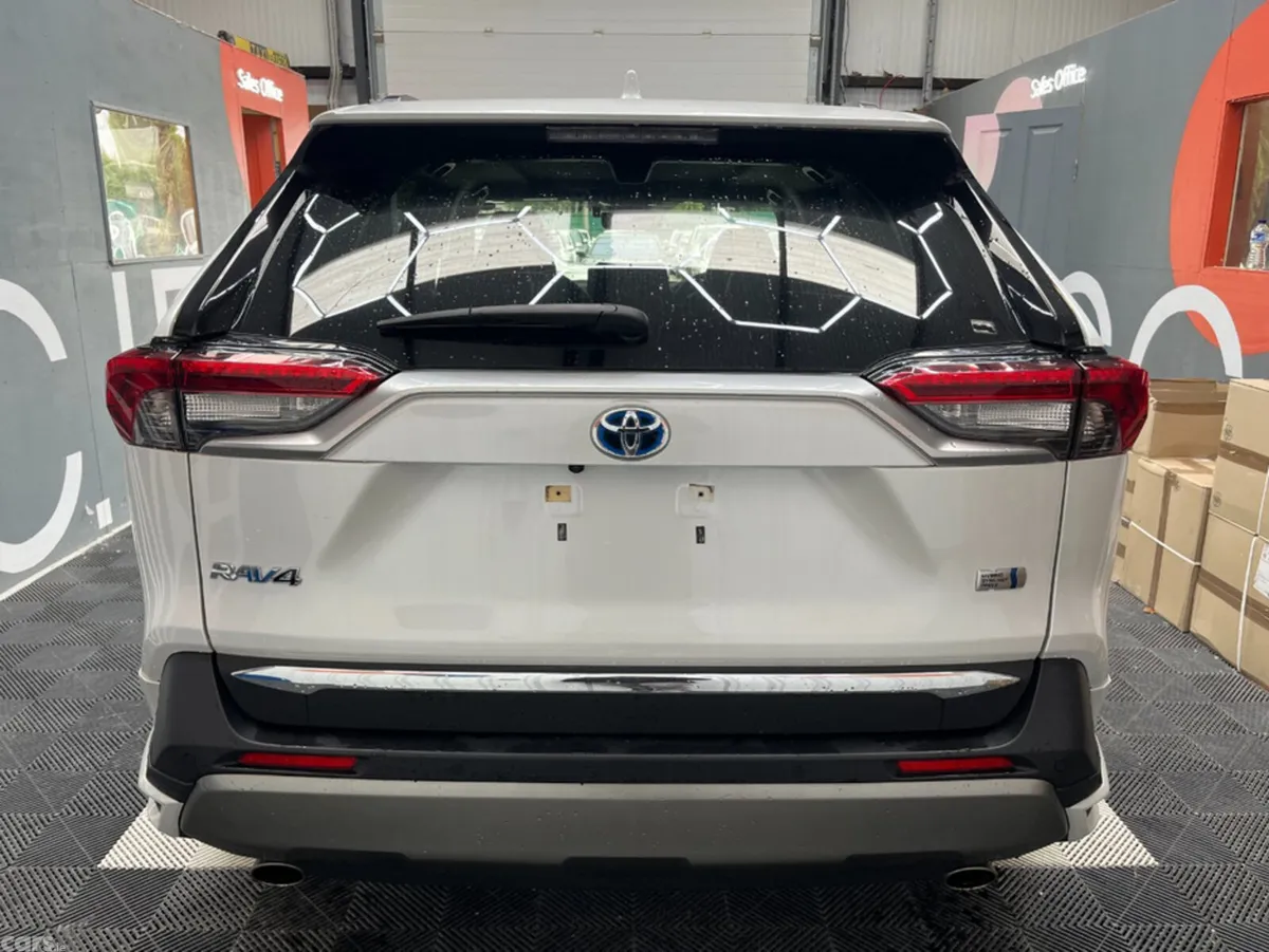 Toyota RAV4 SUV, Petrol Hybrid, 2023, White