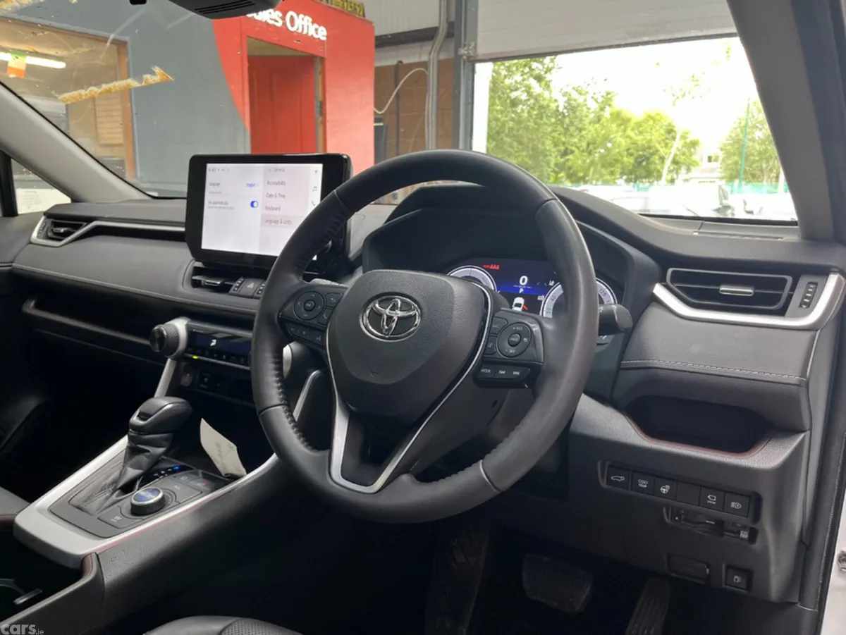 Toyota RAV4 SUV, Petrol Hybrid, 2023, White
