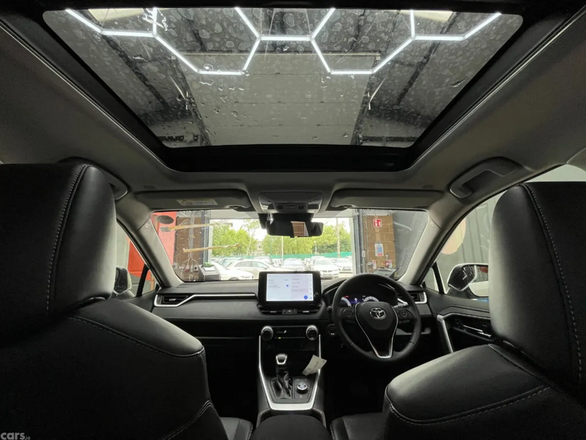 Toyota RAV4 SUV, Petrol Hybrid, 2023, White