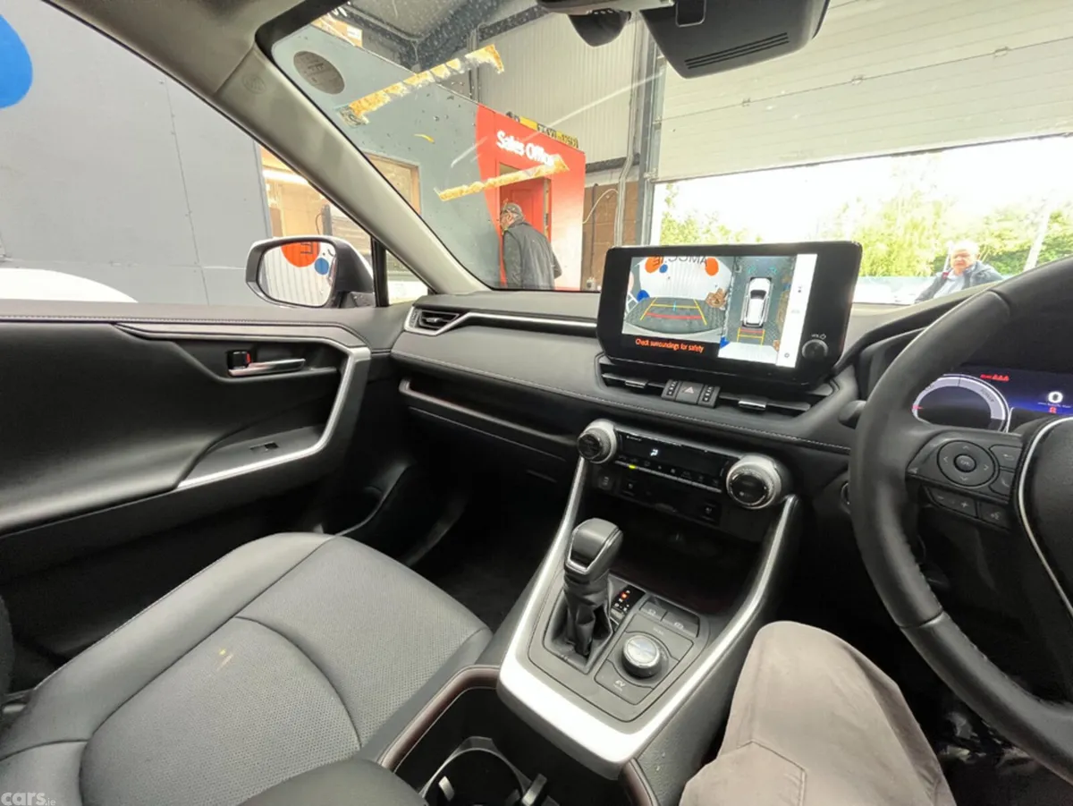 Toyota RAV4 SUV, Petrol Hybrid, 2023, White