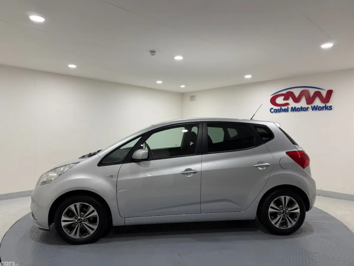 Kia Venga MPV, Diesel, 2016, Silver