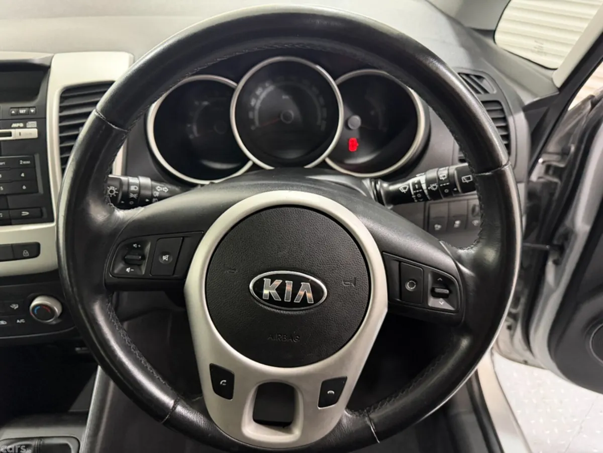 Kia Venga MPV, Diesel, 2016, Silver