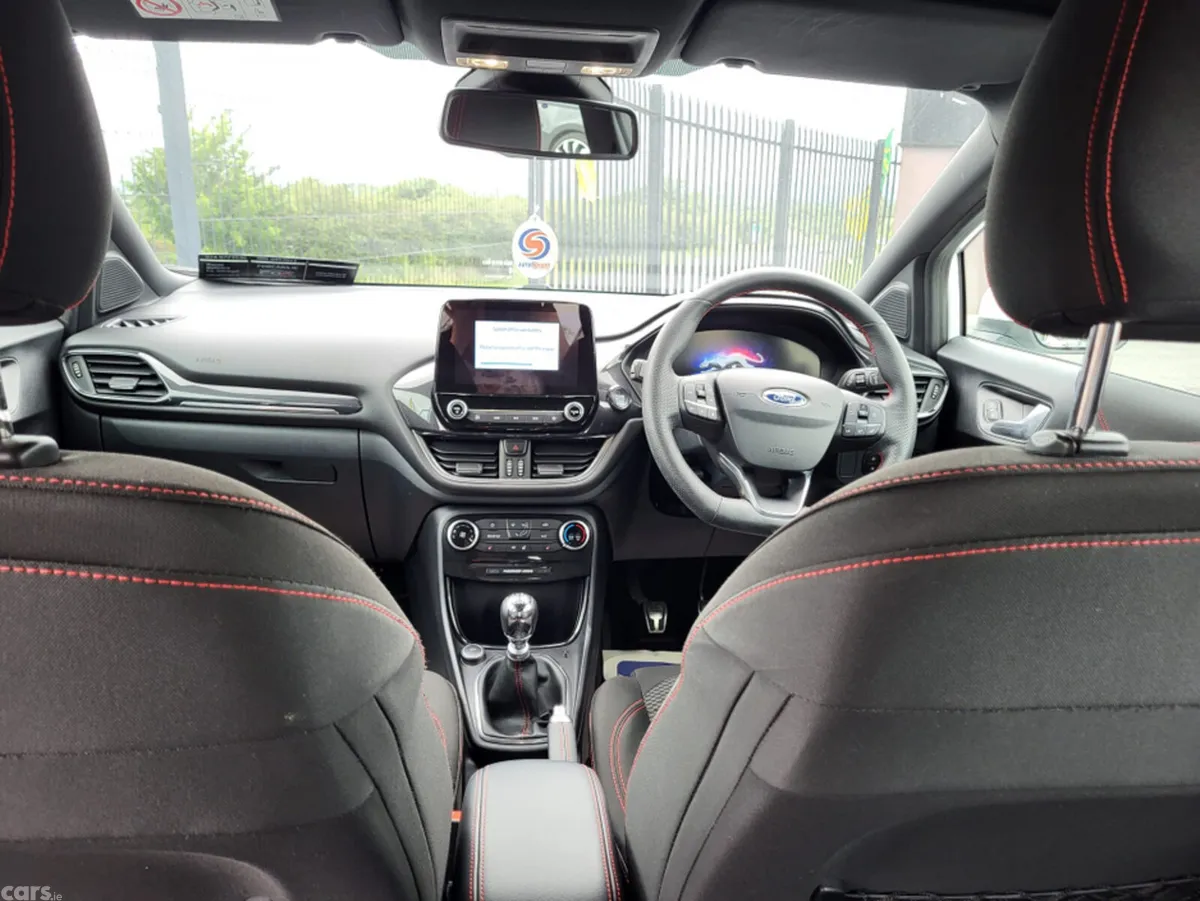 Ford Puma SUV, Petrol Hybrid, 2021, White