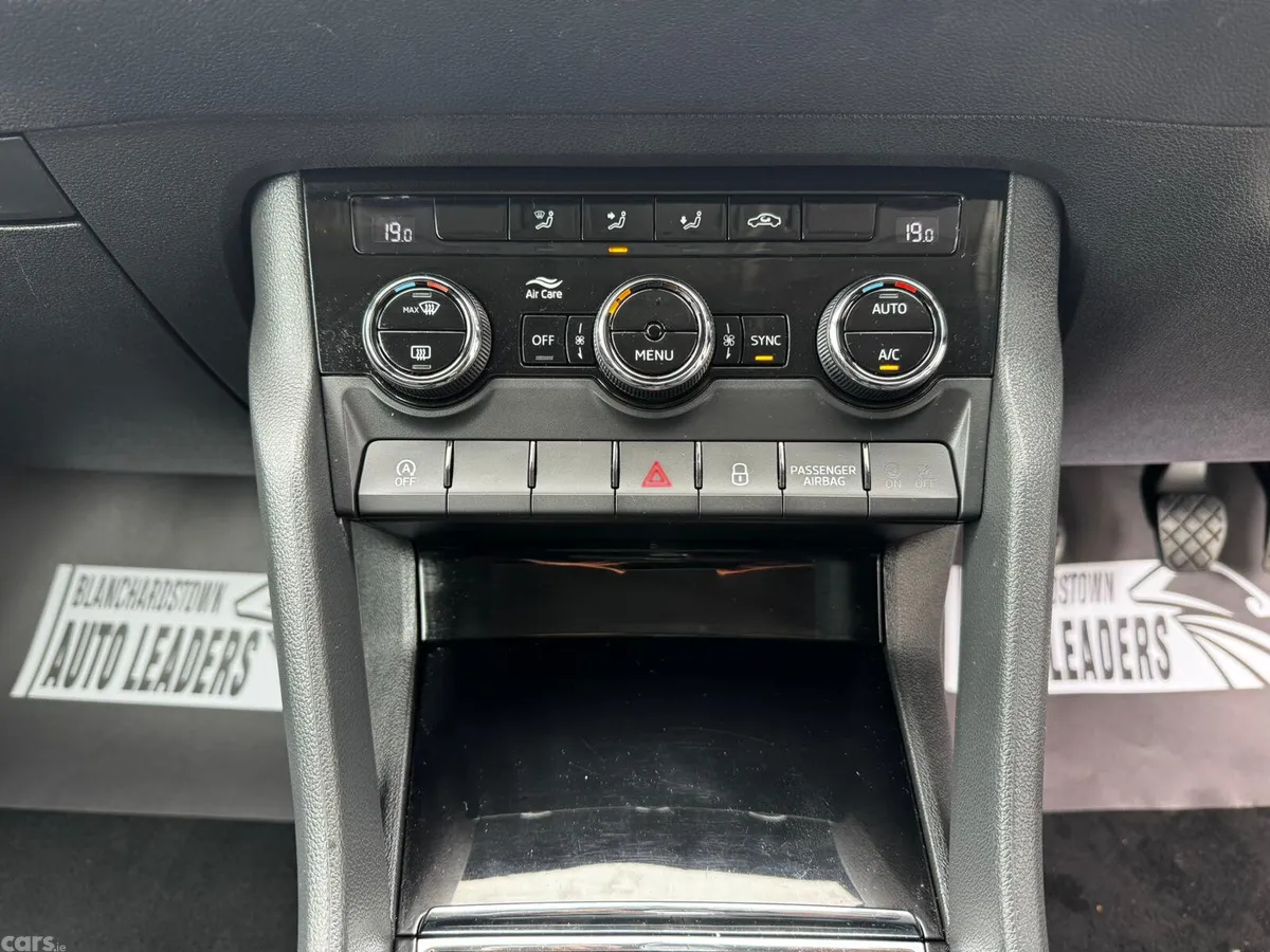 Skoda Karoq SUV, Diesel, 2019, Grey