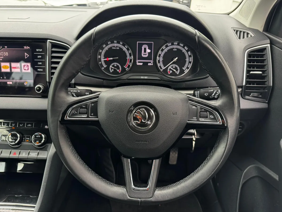 Skoda Karoq SUV, Diesel, 2019, Grey
