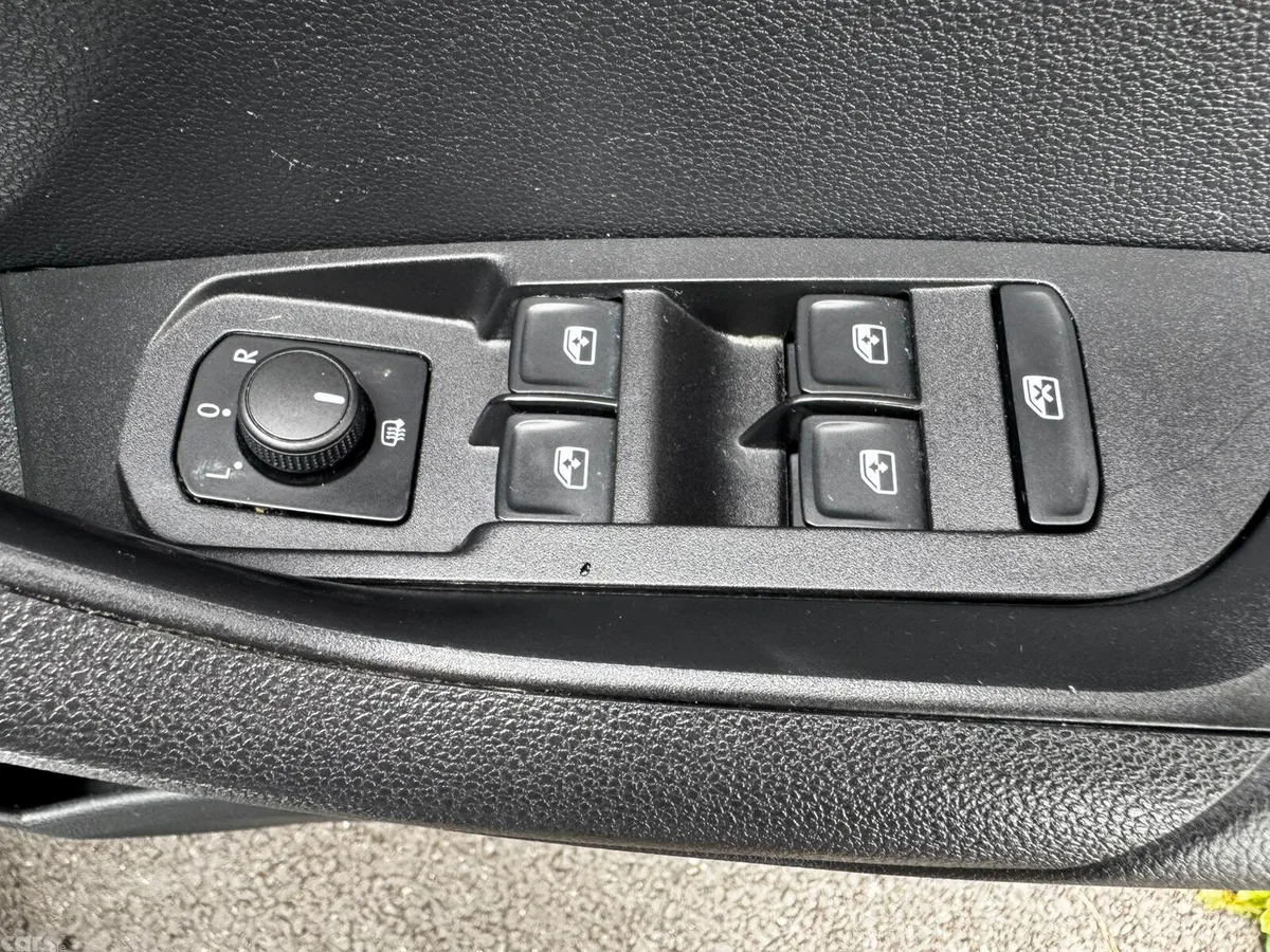 Skoda Karoq SUV, Diesel, 2019, Grey