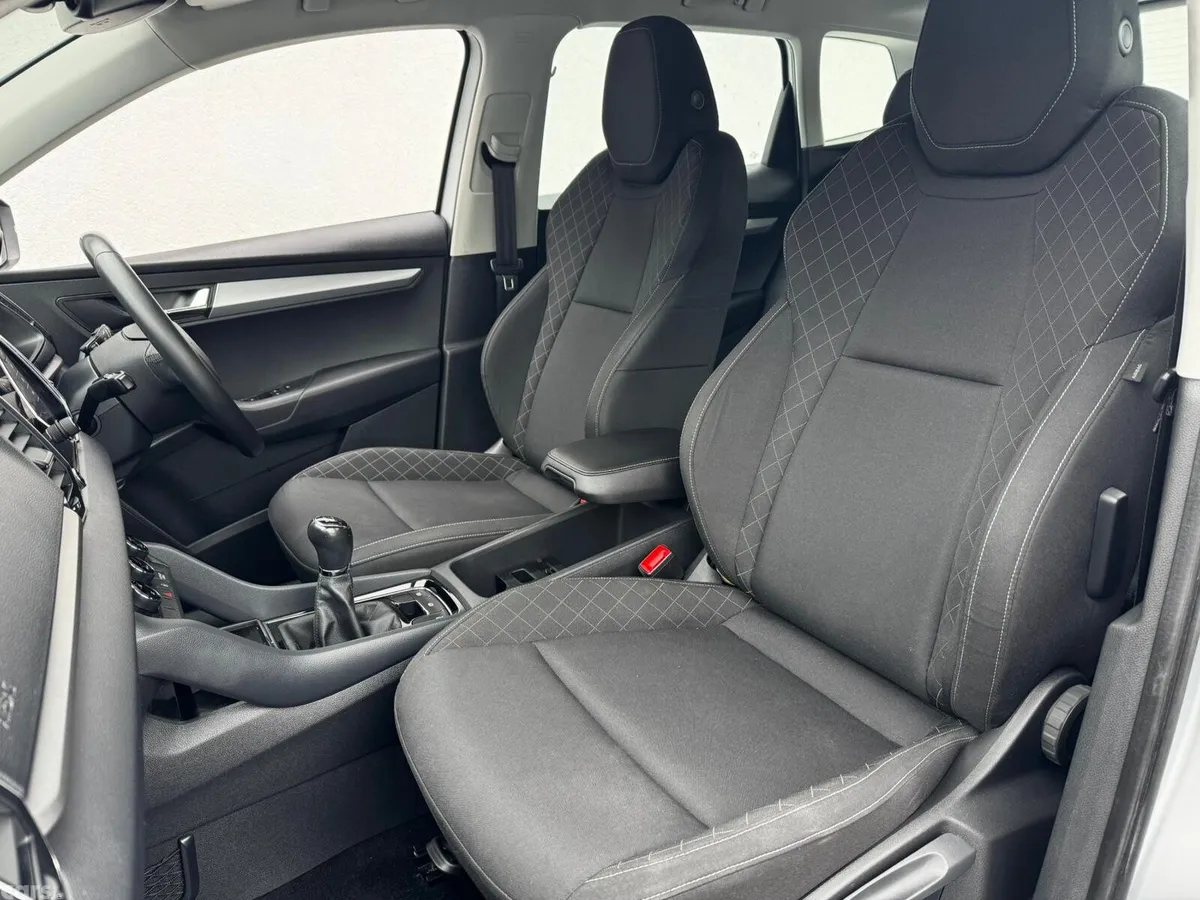 Skoda Karoq SUV, Diesel, 2019, Grey