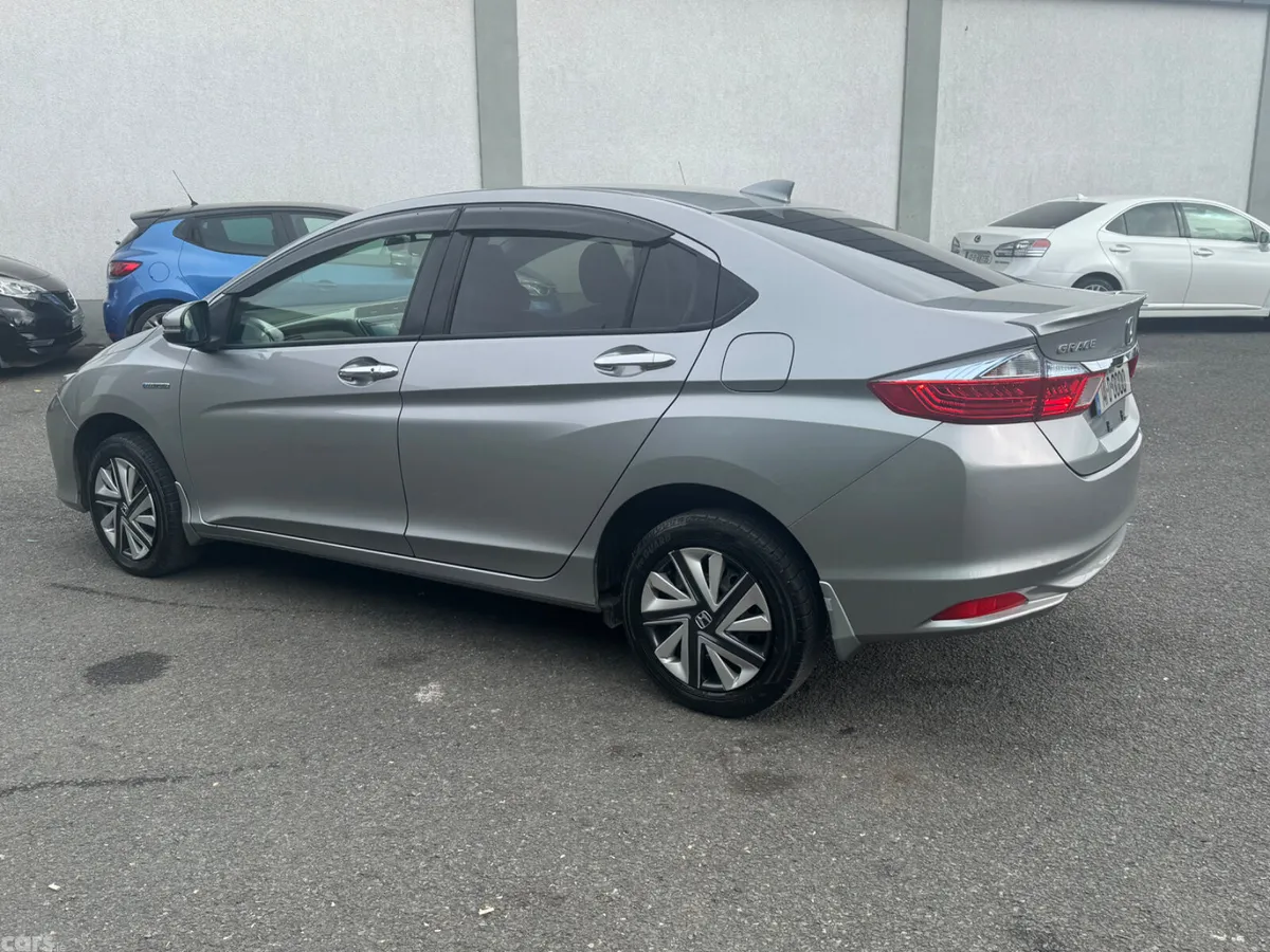 Honda Grace Saloon, Petrol Hybrid, 2014, Silver
