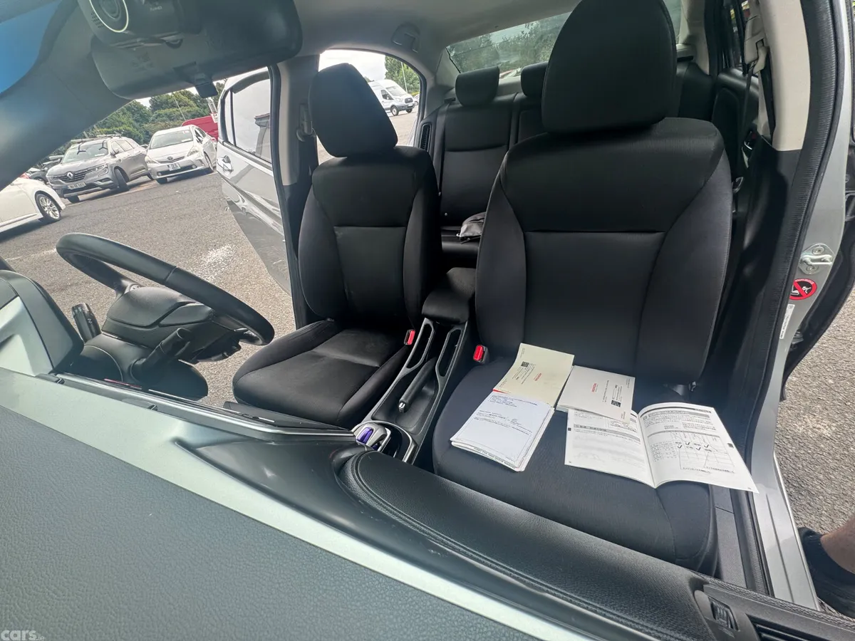 Honda Grace Saloon, Petrol Hybrid, 2014, Silver
