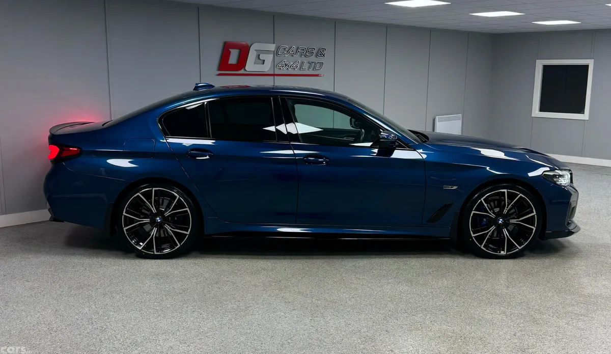 BMW 5-Series Saloon, Petrol Plug-in Hybrid, 2022, Blue