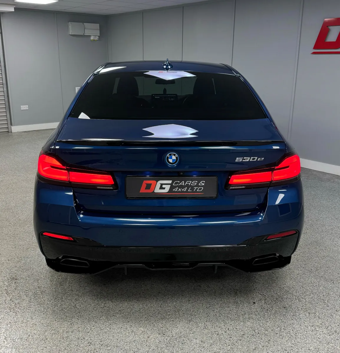 BMW 5-Series Saloon, Petrol Plug-in Hybrid, 2022, Blue