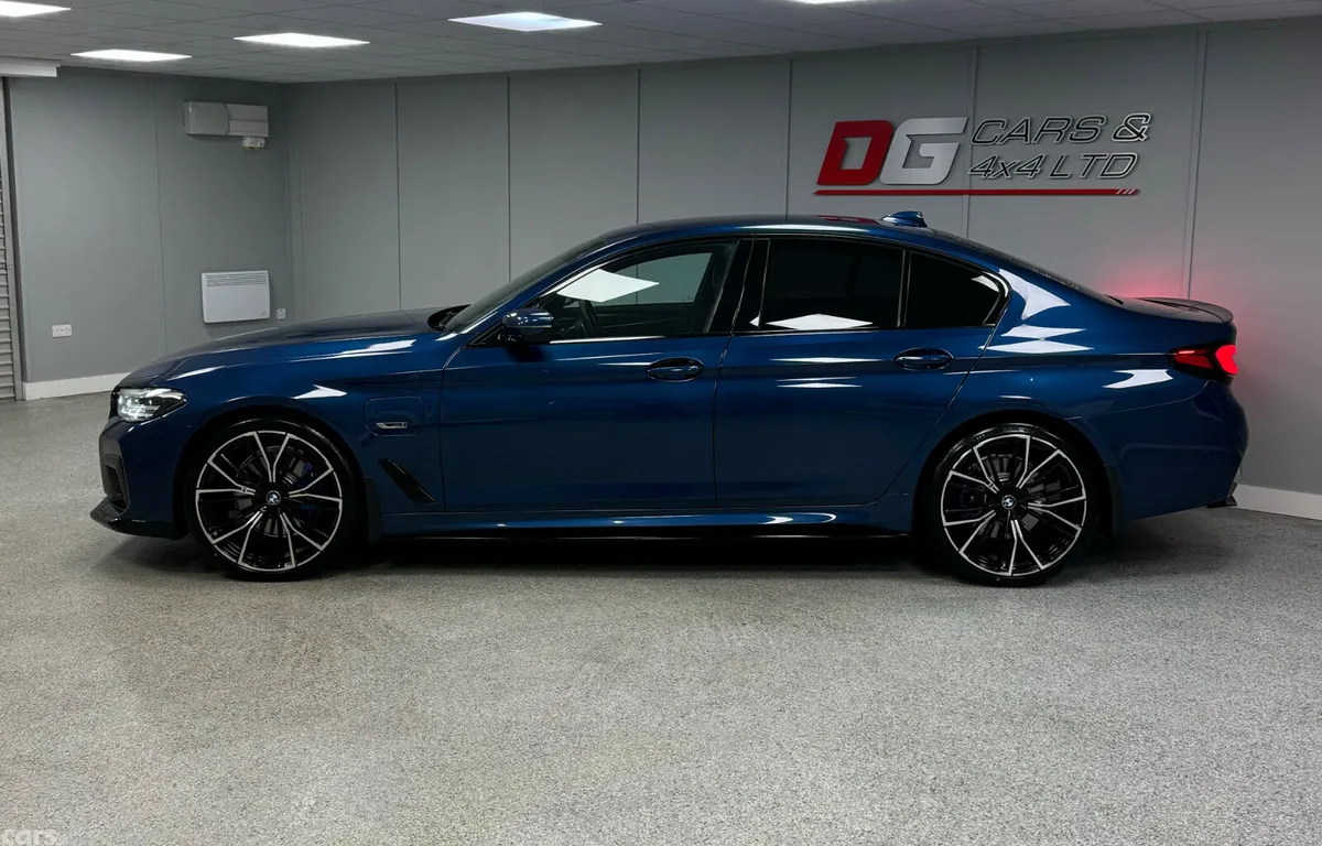 BMW 5-Series Saloon, Petrol Plug-in Hybrid, 2022, Blue