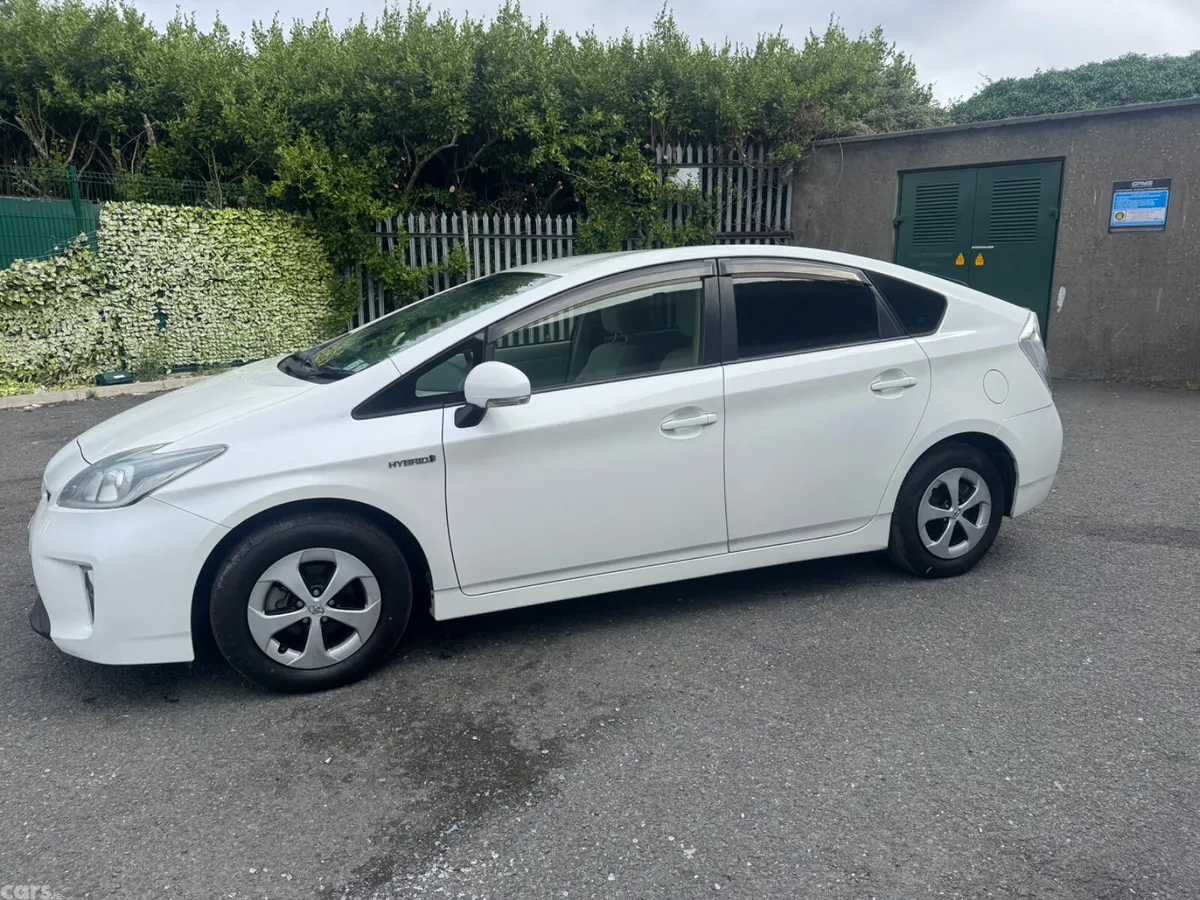 Toyota Prius Hatchback, Petrol Hybrid, 2013, White