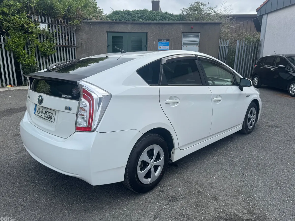 Toyota Prius Hatchback, Petrol Hybrid, 2013, White