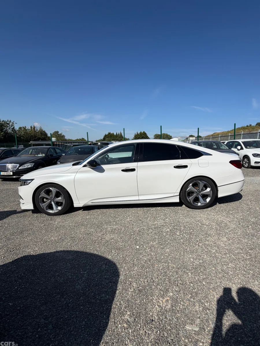 Honda Accord Saloon, Petrol Hybrid, 2021, White