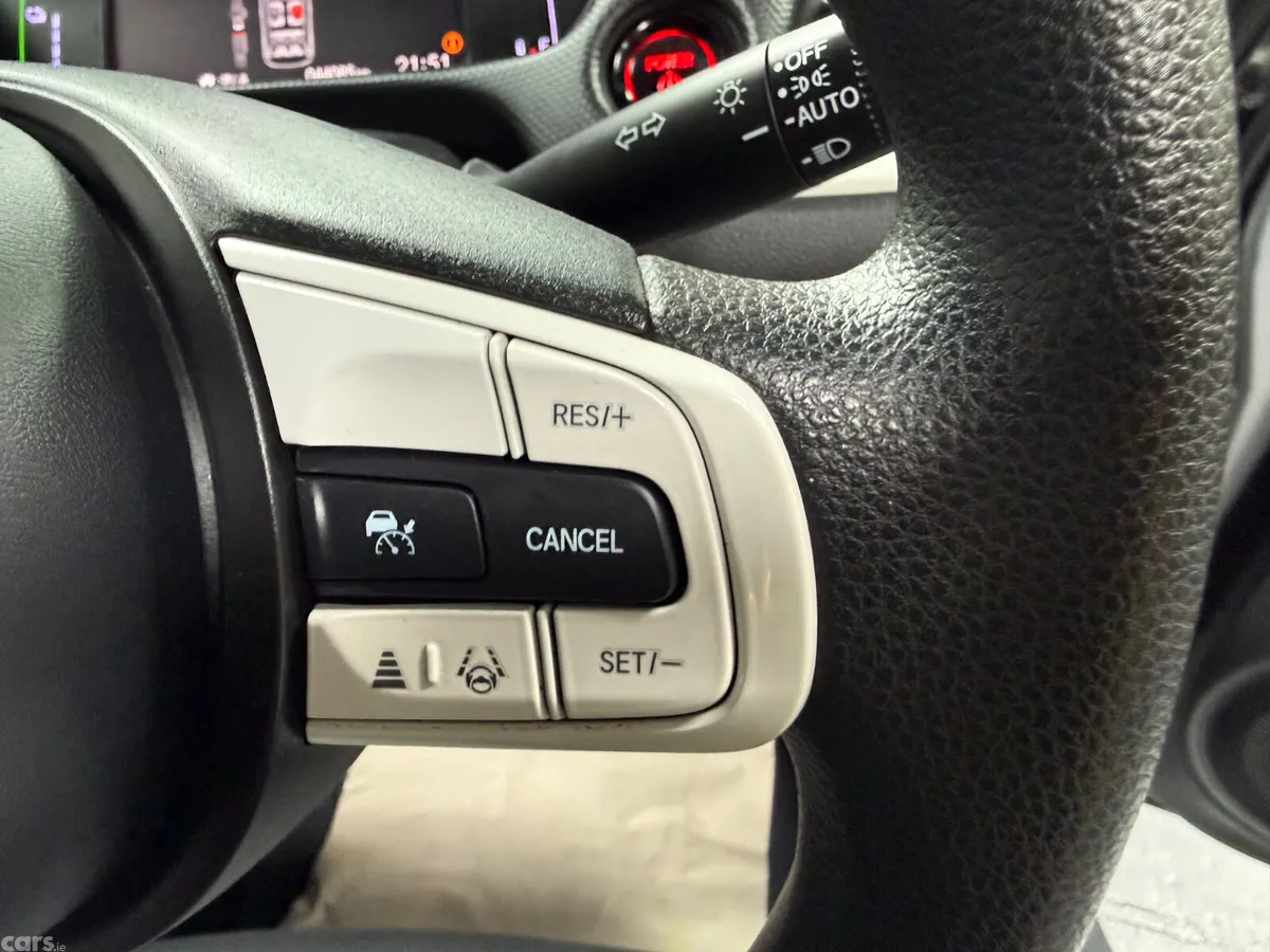 Honda Jazz Hatchback, Petrol Hybrid, 2020, Silver
