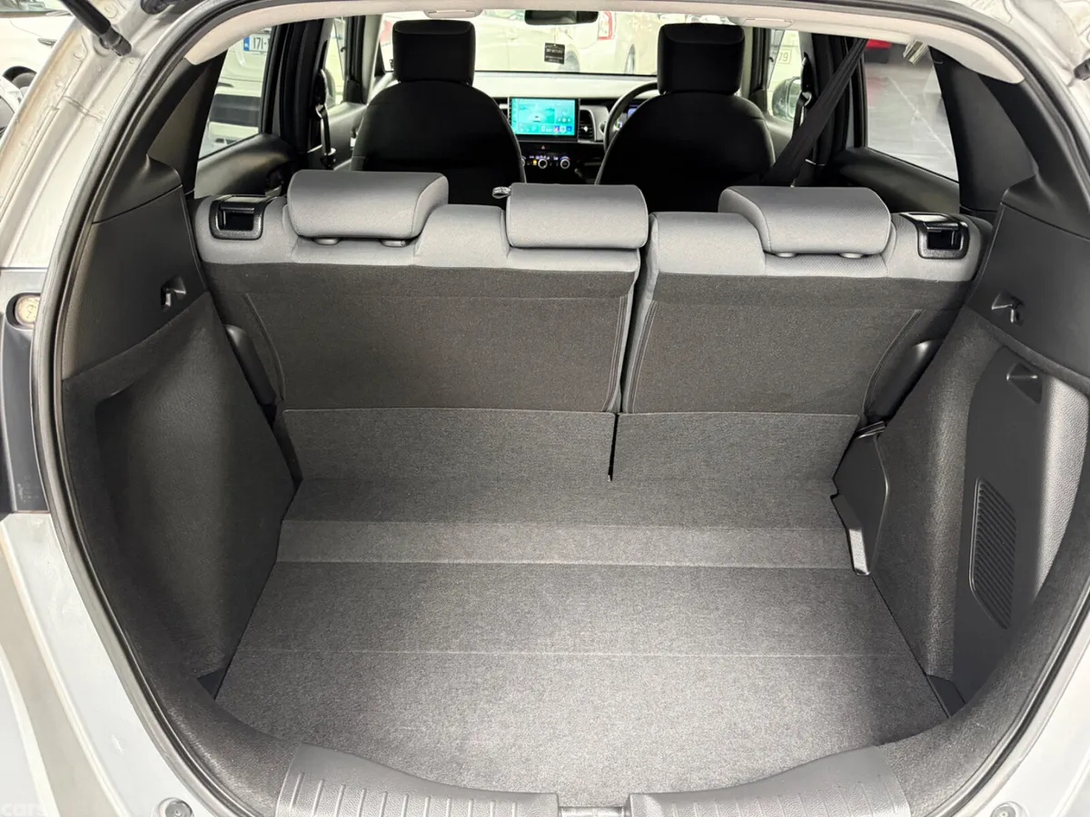 Honda Jazz Hatchback, Petrol Hybrid, 2020, Silver