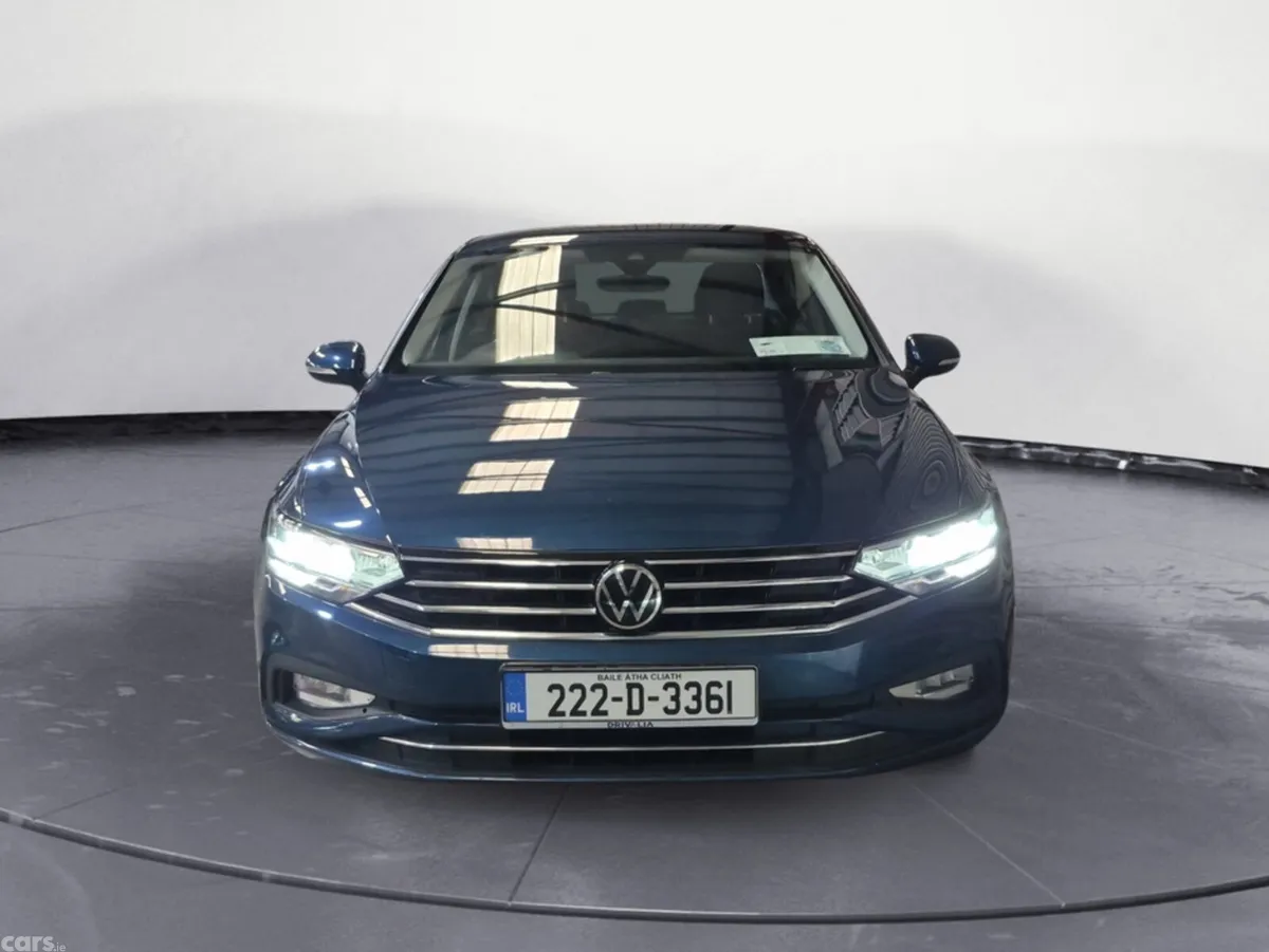 Volkswagen Passat Saloon, Diesel, 2022, Blue