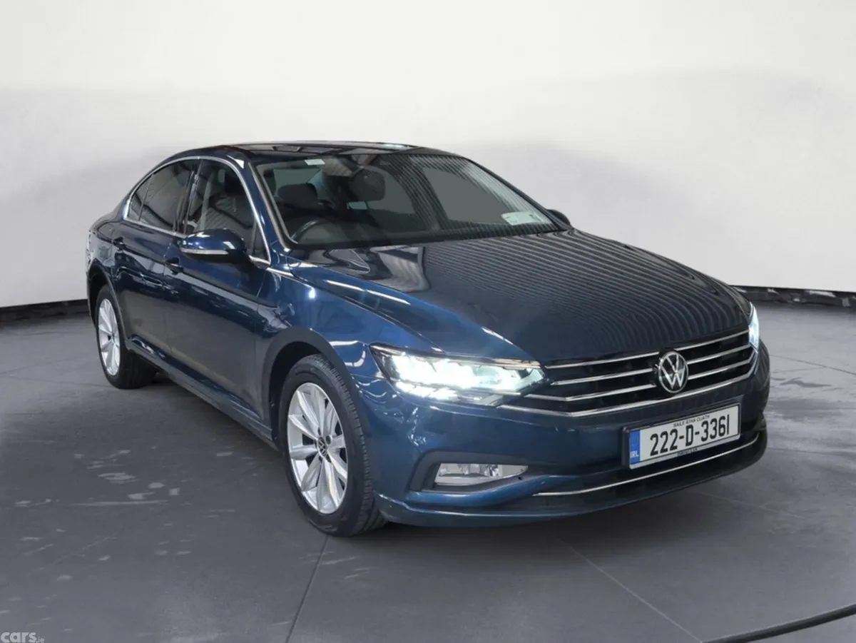 Volkswagen Passat Saloon, Diesel, 2022, Blue