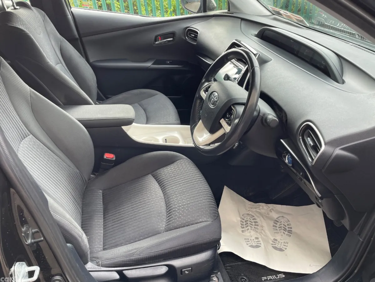 Toyota Prius Hatchback, Petrol Hybrid, 2016, Black