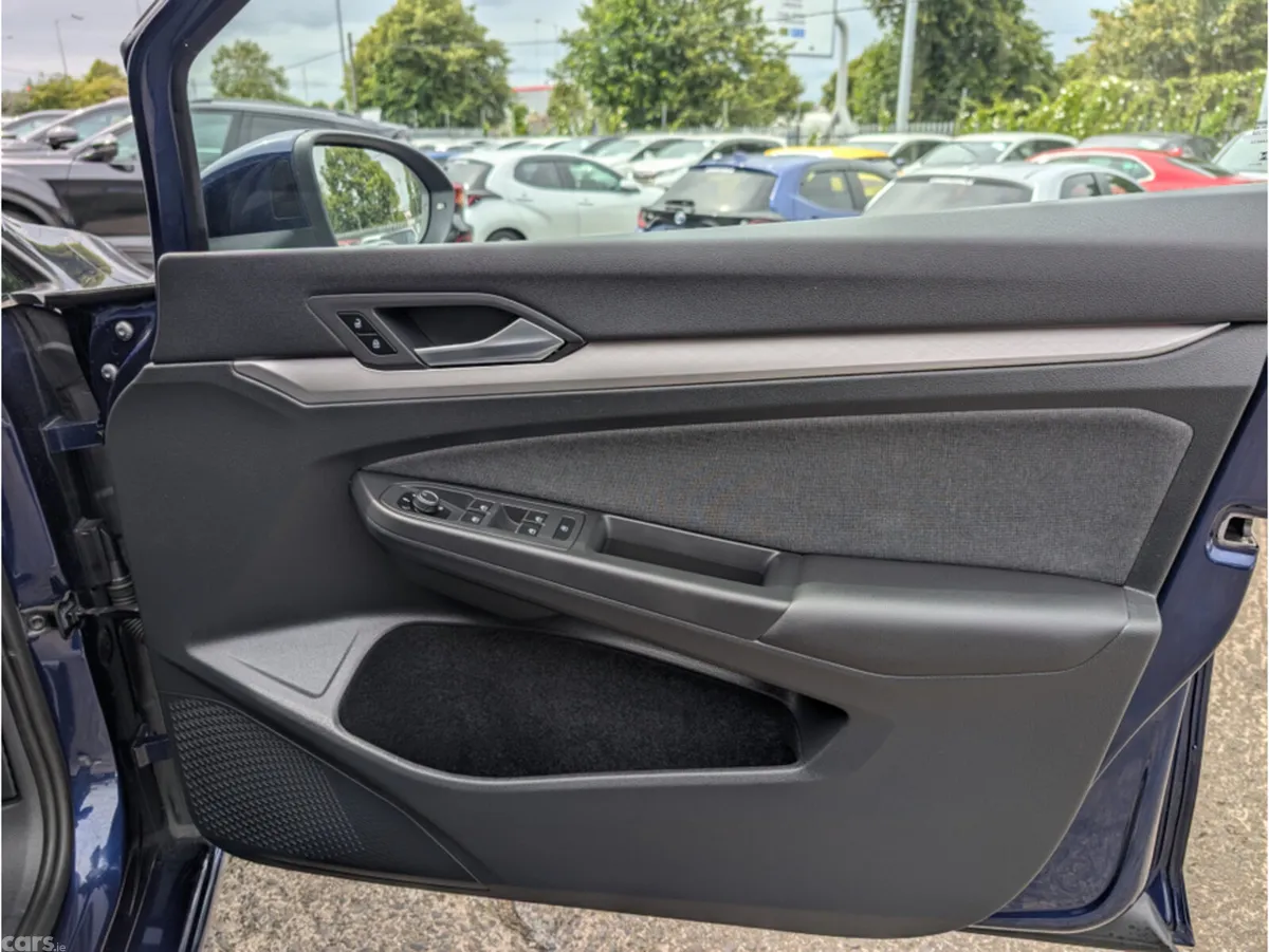 Volkswagen Golf Hatchback, Diesel, 2023, Blue