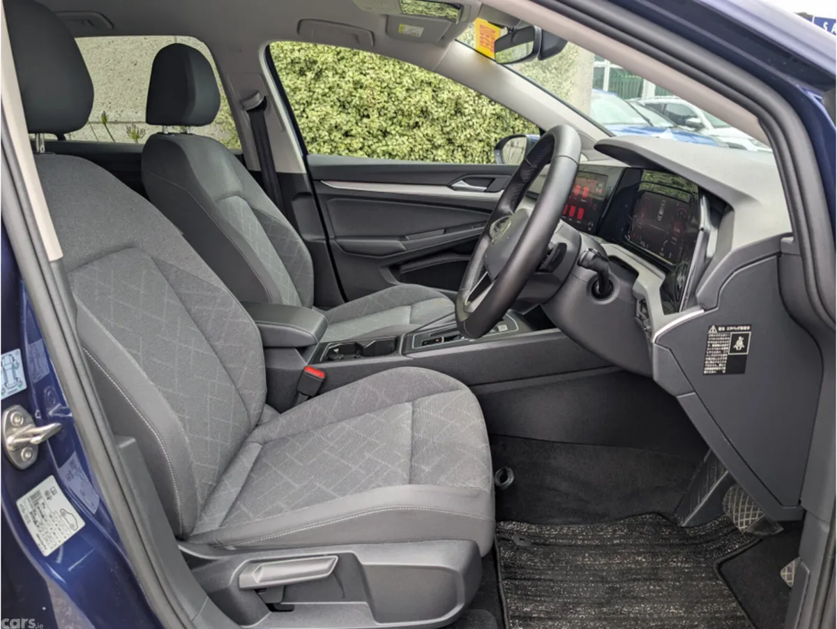 Volkswagen Golf Hatchback, Diesel, 2023, Blue