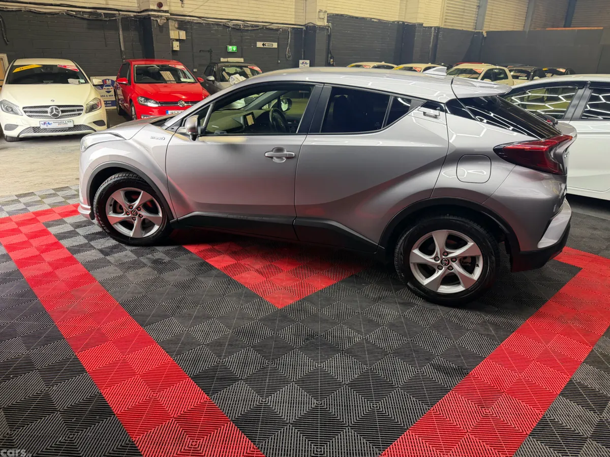 Toyota C-HR SUV, Petrol Hybrid, 2018, Silver