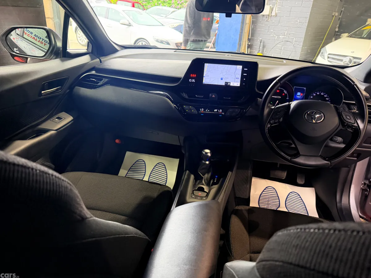 Toyota C-HR SUV, Petrol Hybrid, 2018, Silver