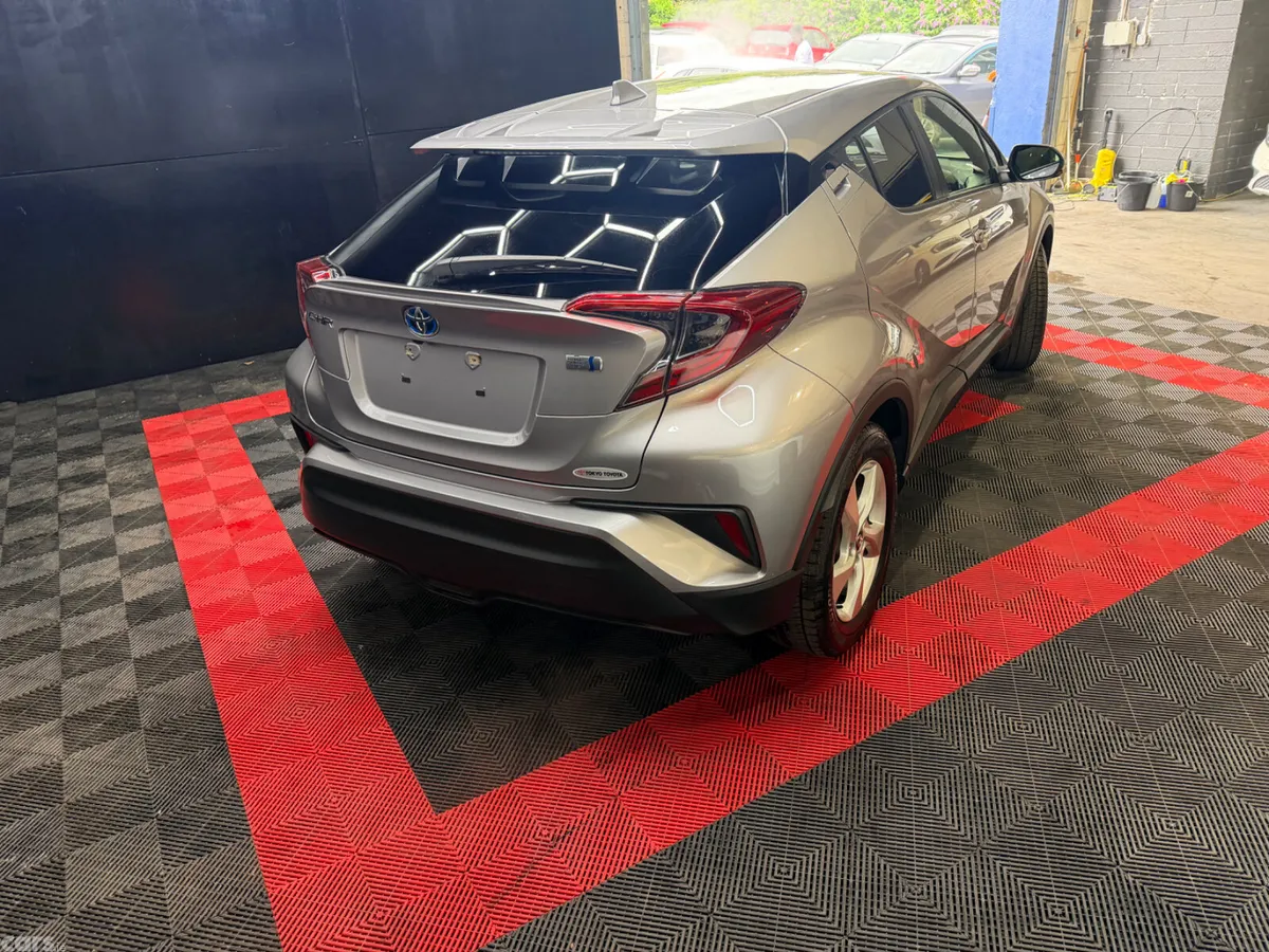 Toyota C-HR SUV, Petrol Hybrid, 2018, Silver
