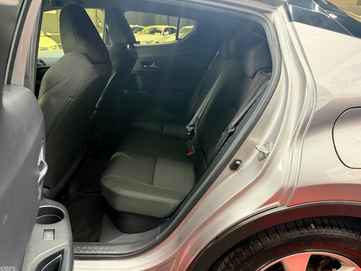 Toyota C-HR SUV, Petrol Hybrid, 2018, Silver