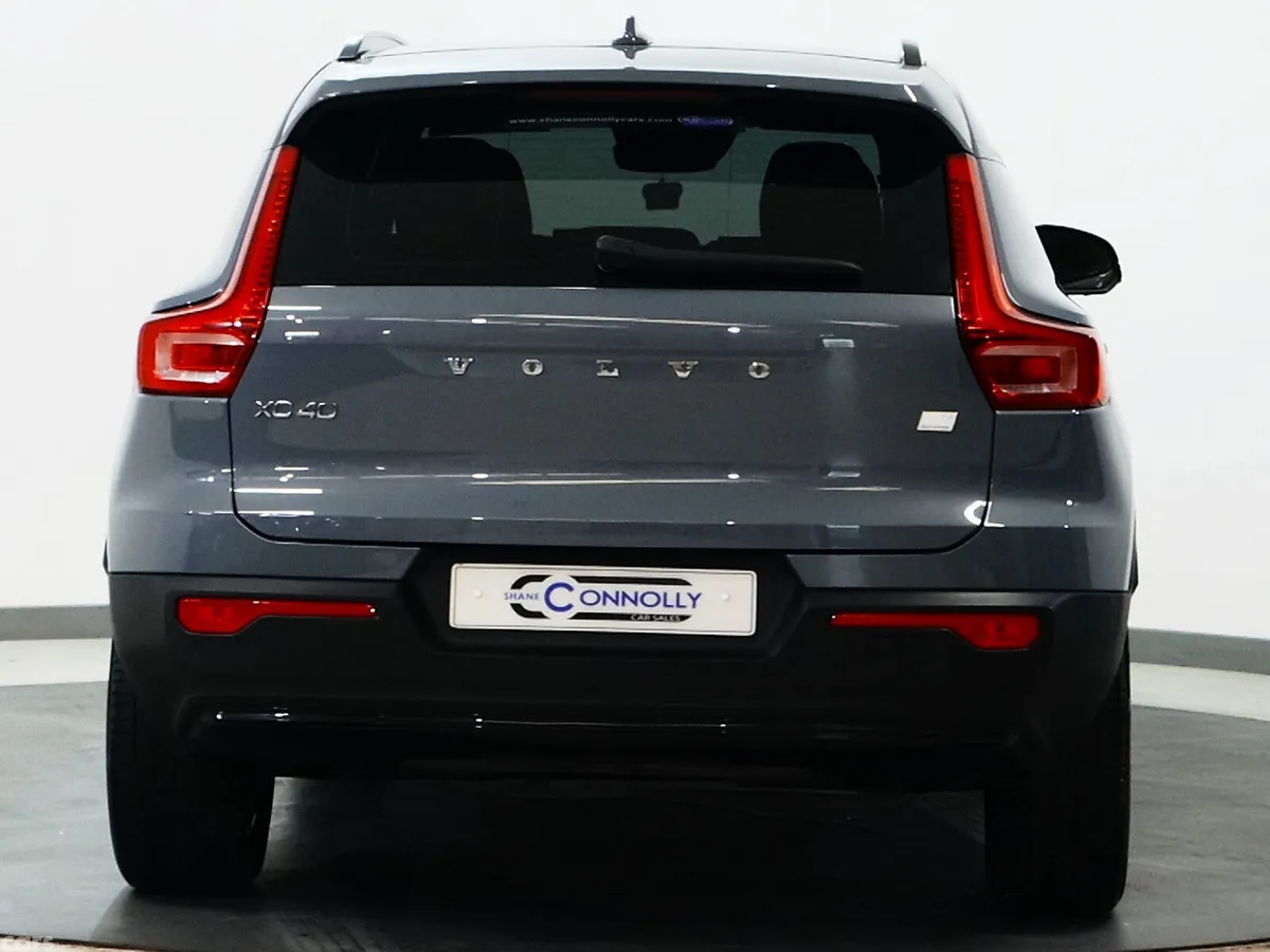 Volvo XC40 SUV, Petrol Hybrid, 2023, Grey