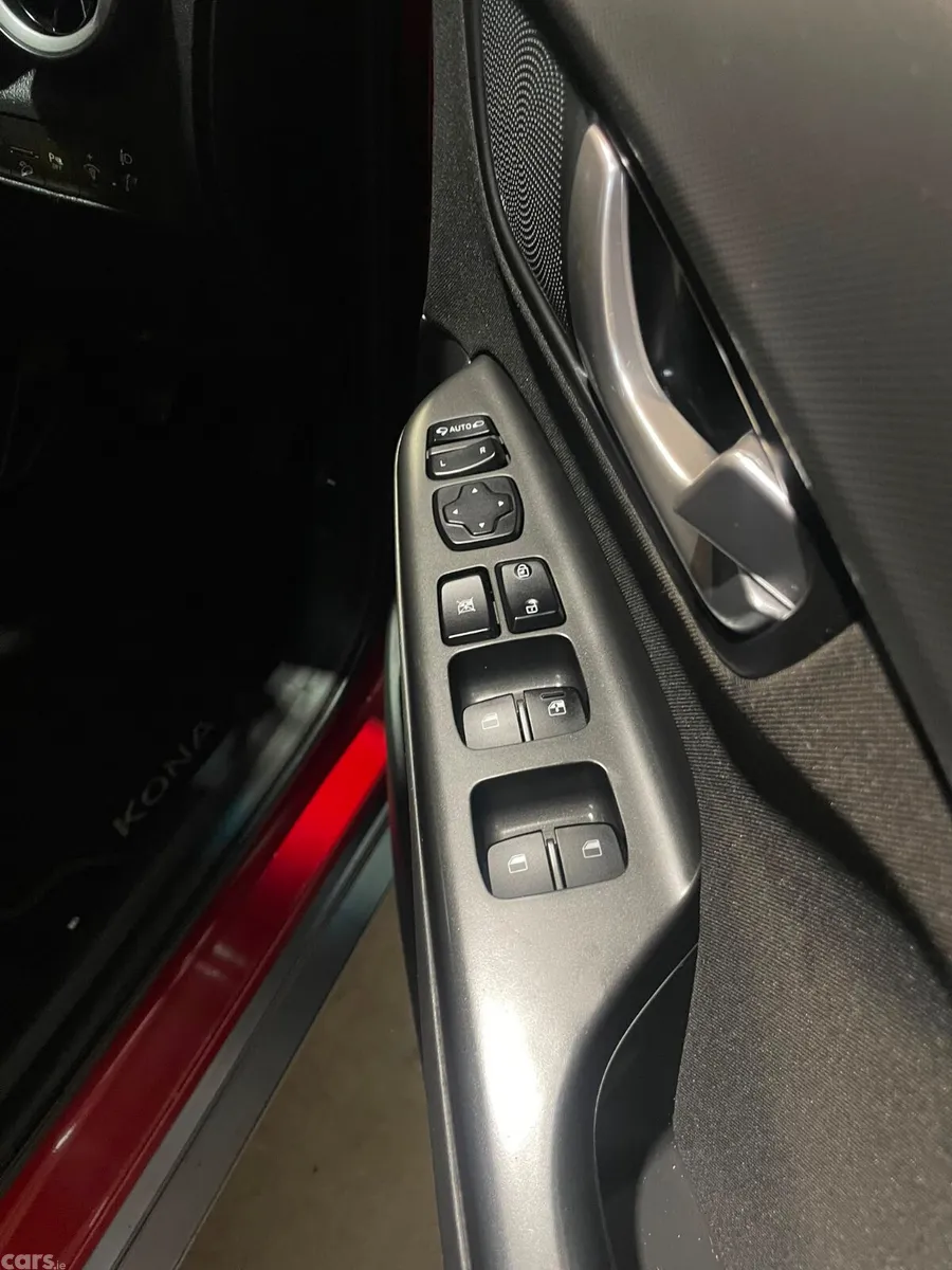 Hyundai KONA MPV, Diesel, 2021, Red