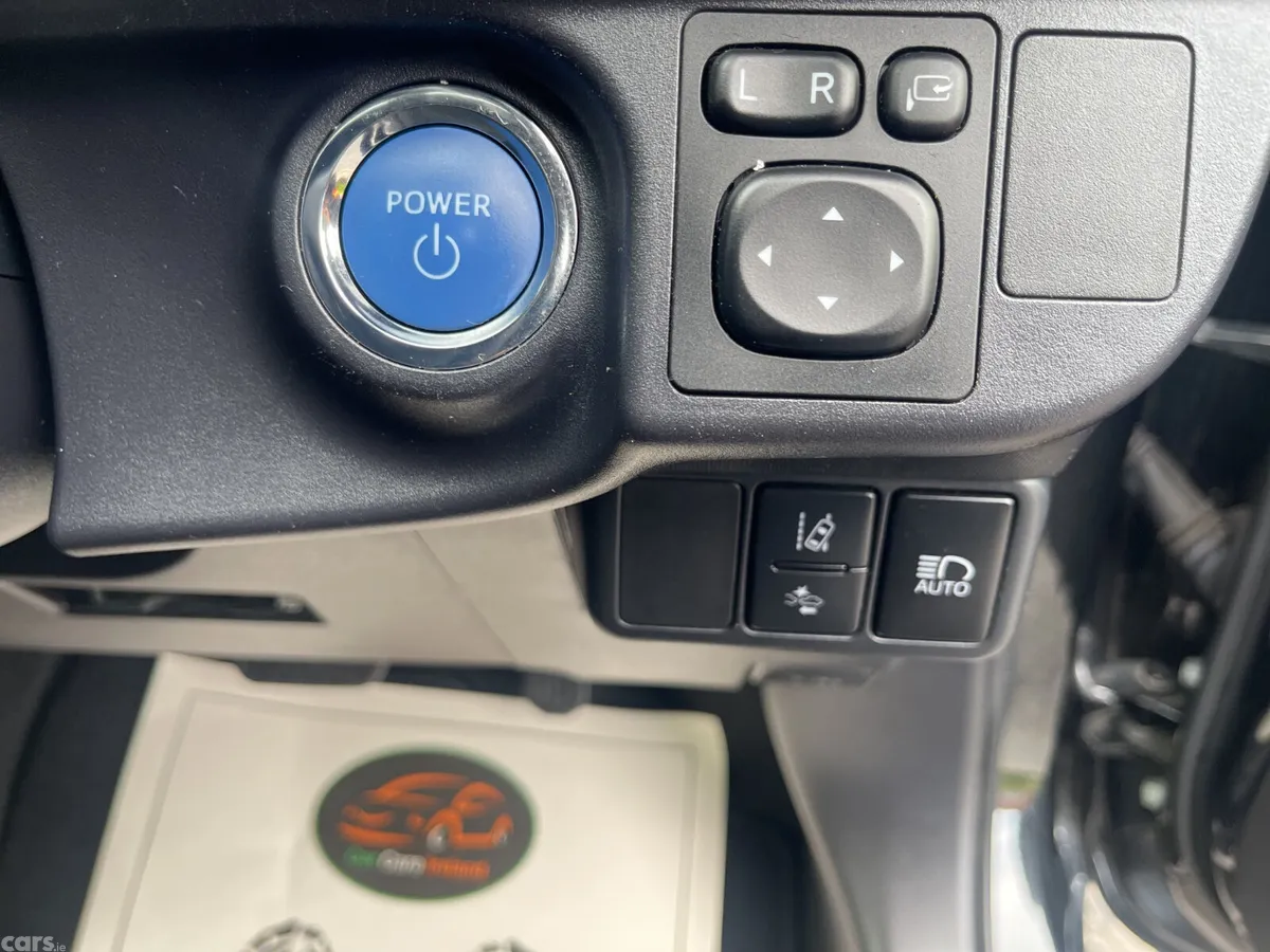 Toyota Aqua Hatchback, Petrol Hybrid, 2018, Black
