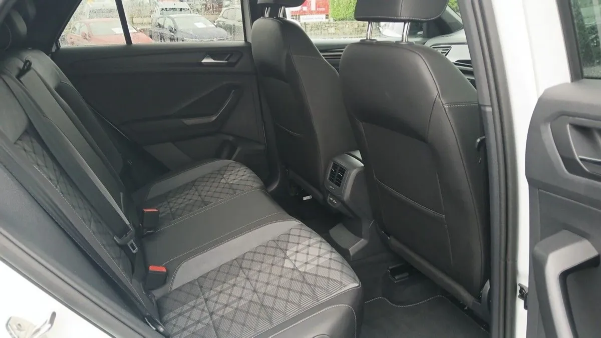 Volkswagen T-Roc SUV, Diesel, 2024, White