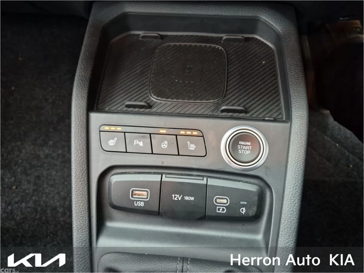 Kia Stonic Hatchback, Petrol, 2026, White