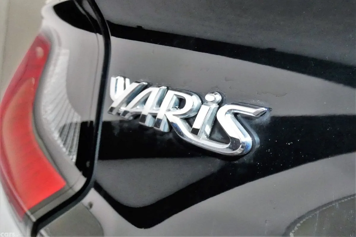 Toyota Yaris Hatchback, Petrol Hybrid, 2023, White