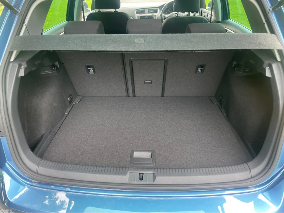 Volkswagen Golf Hatchback, Petrol, 2017, Blue
