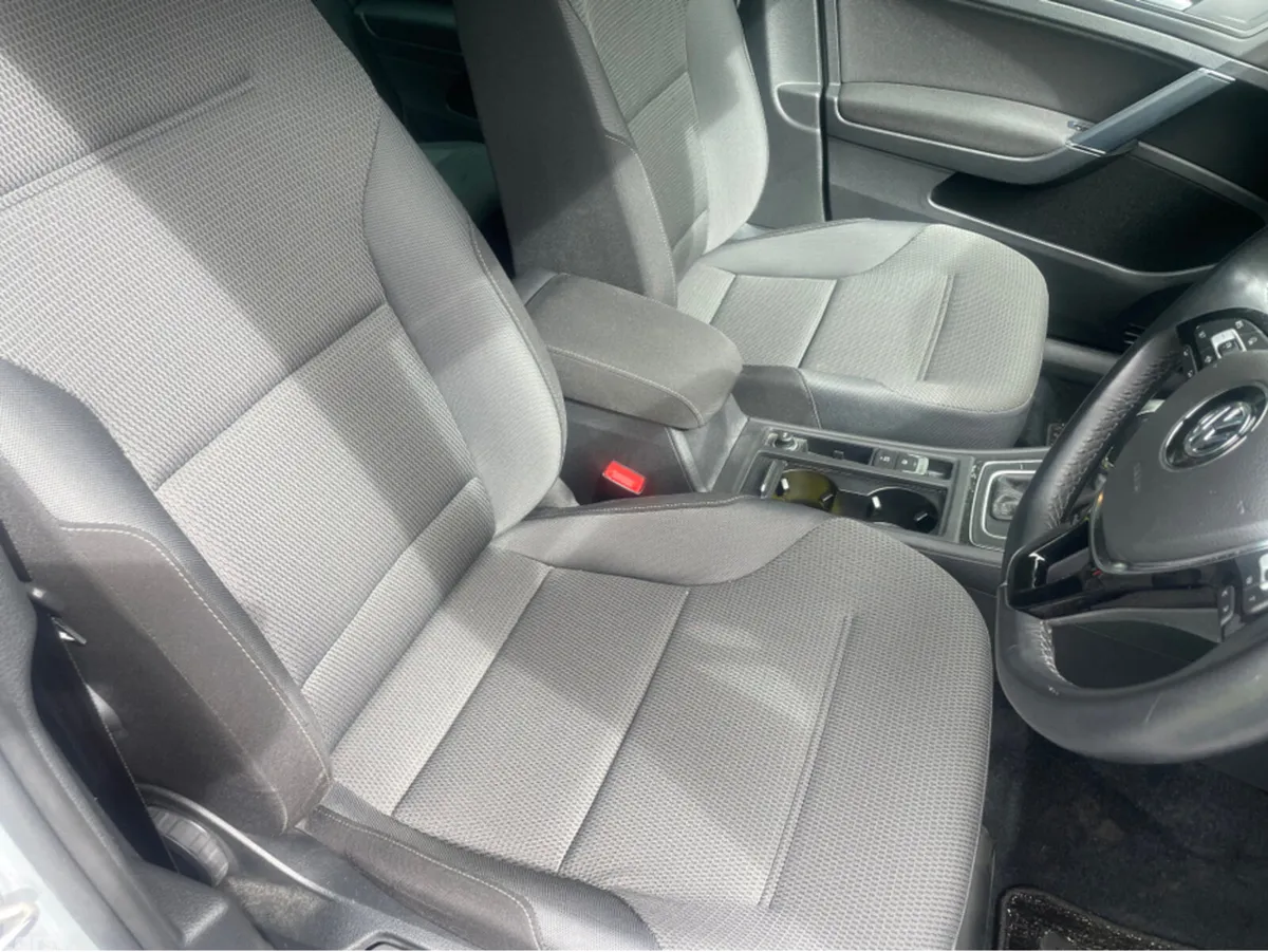 Volkswagen Golf Hatchback, Petrol, 2019, Silver