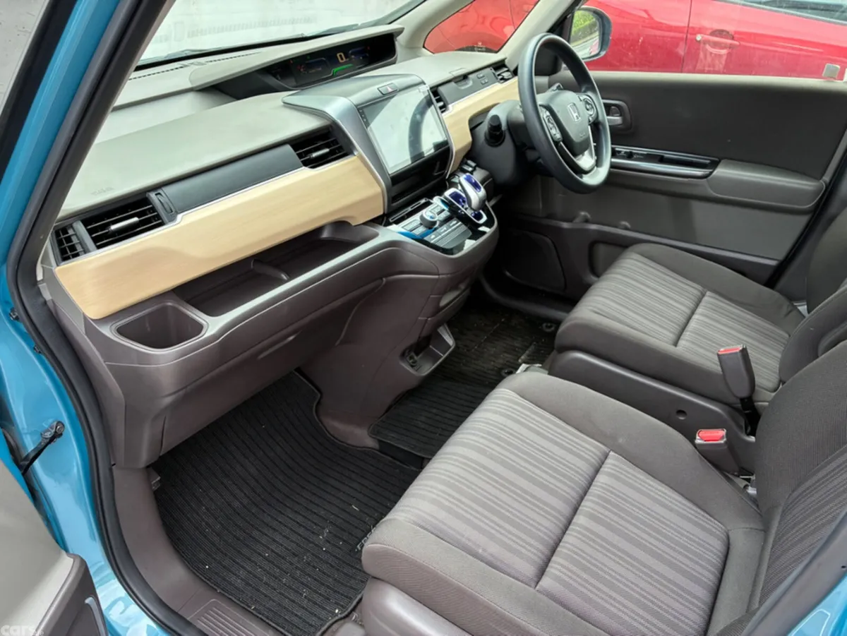Honda Freed MPV, Petrol Hybrid, 2019, Blue