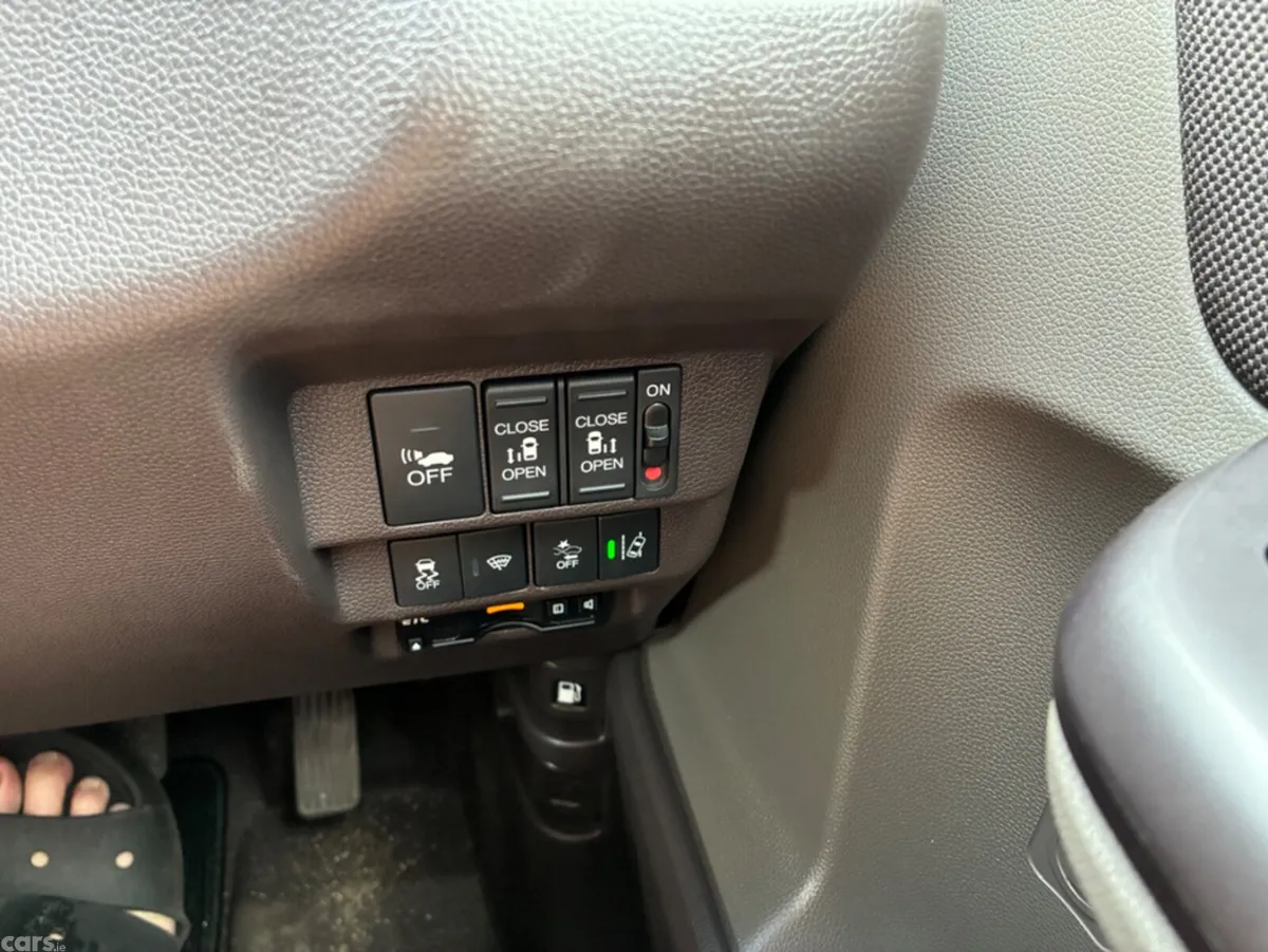 Honda Freed MPV, Petrol Hybrid, 2019, Blue