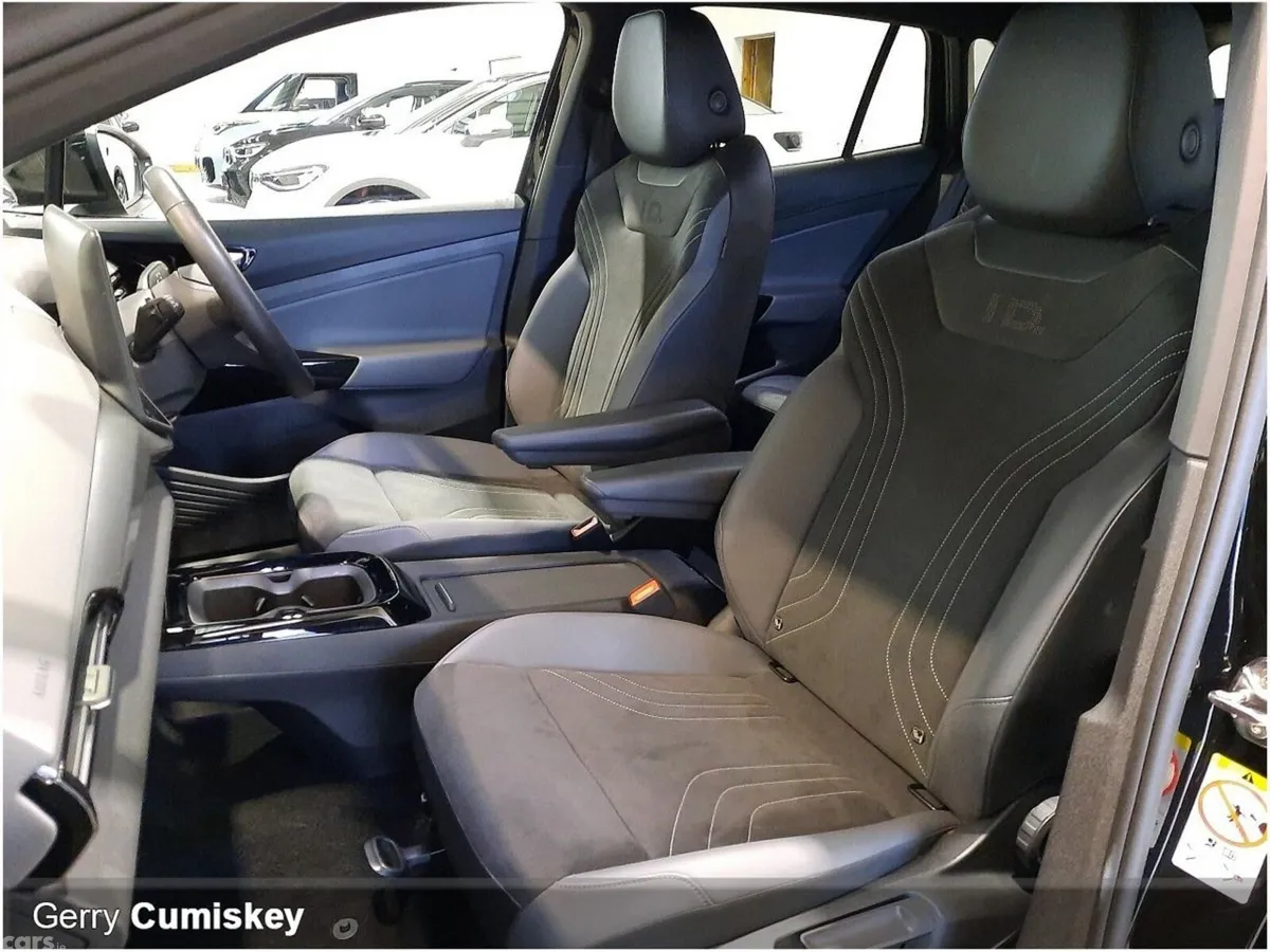Volkswagen ID.4 SUV, Electric, 2025, Black