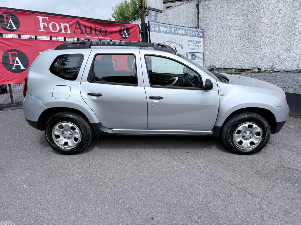 Dacia Duster SUV, Petrol, 2016, Silver