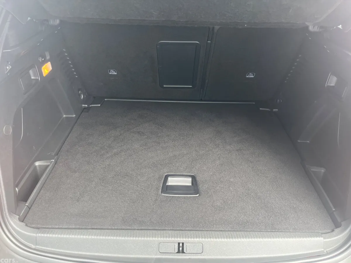 Peugeot 3008 MPV, Diesel, 2021, Red