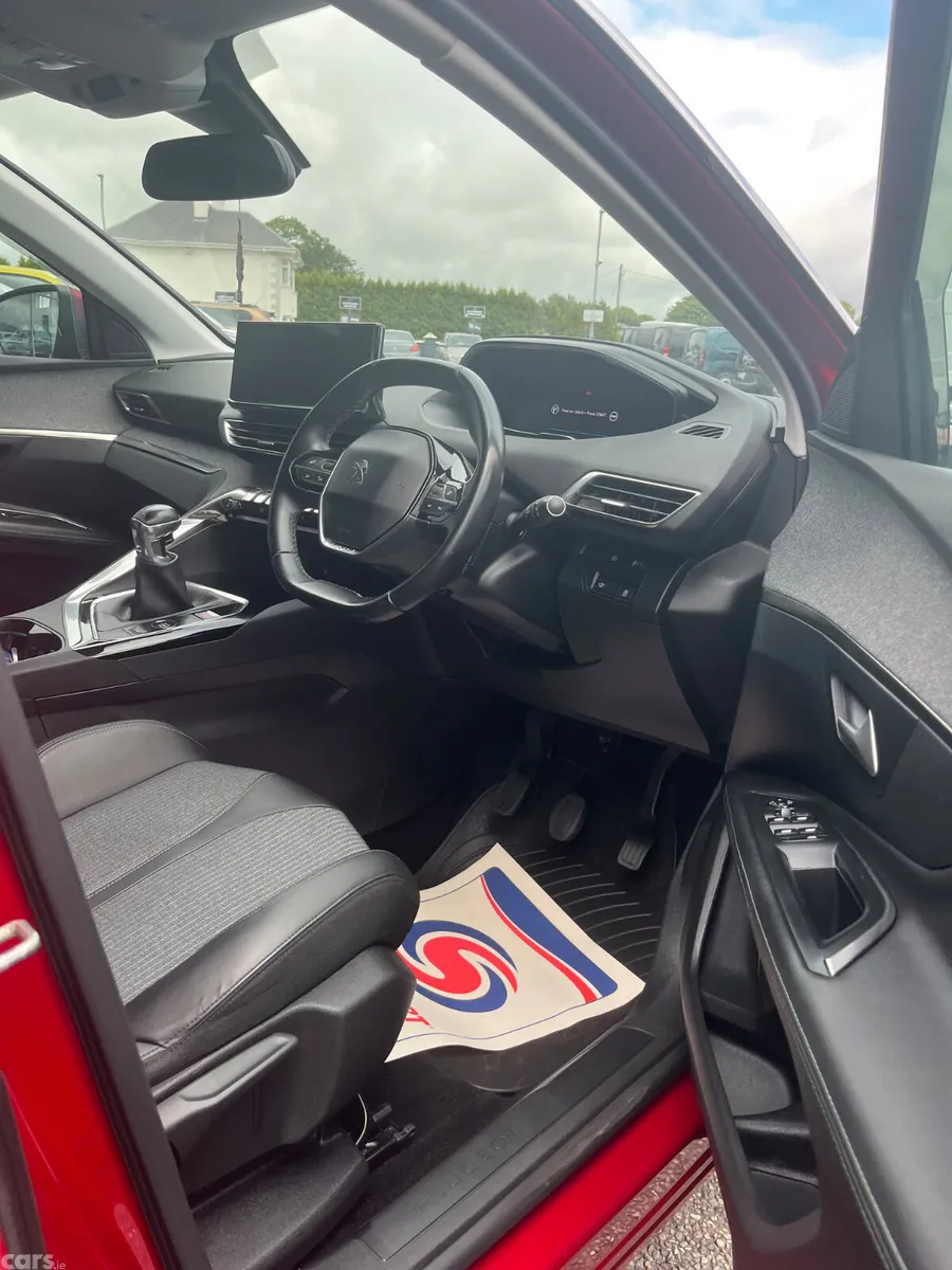 Peugeot 3008 MPV, Diesel, 2021, Red