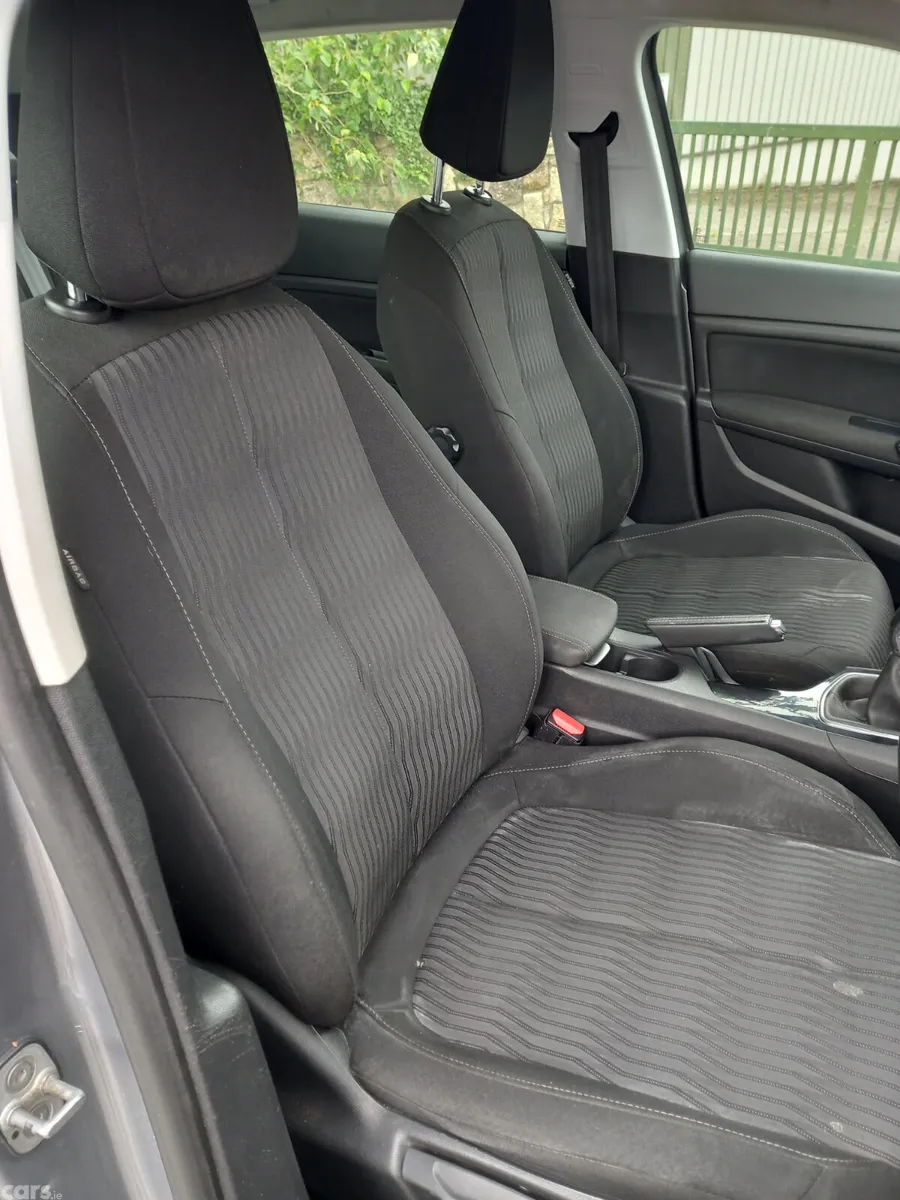 Peugeot 308 Hatchback, Petrol, 2015, Grey