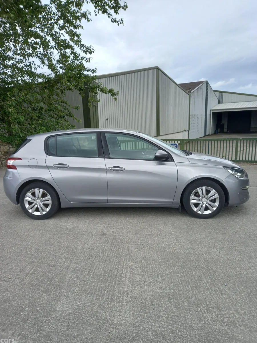 Peugeot 308 Hatchback, Petrol, 2015, Grey