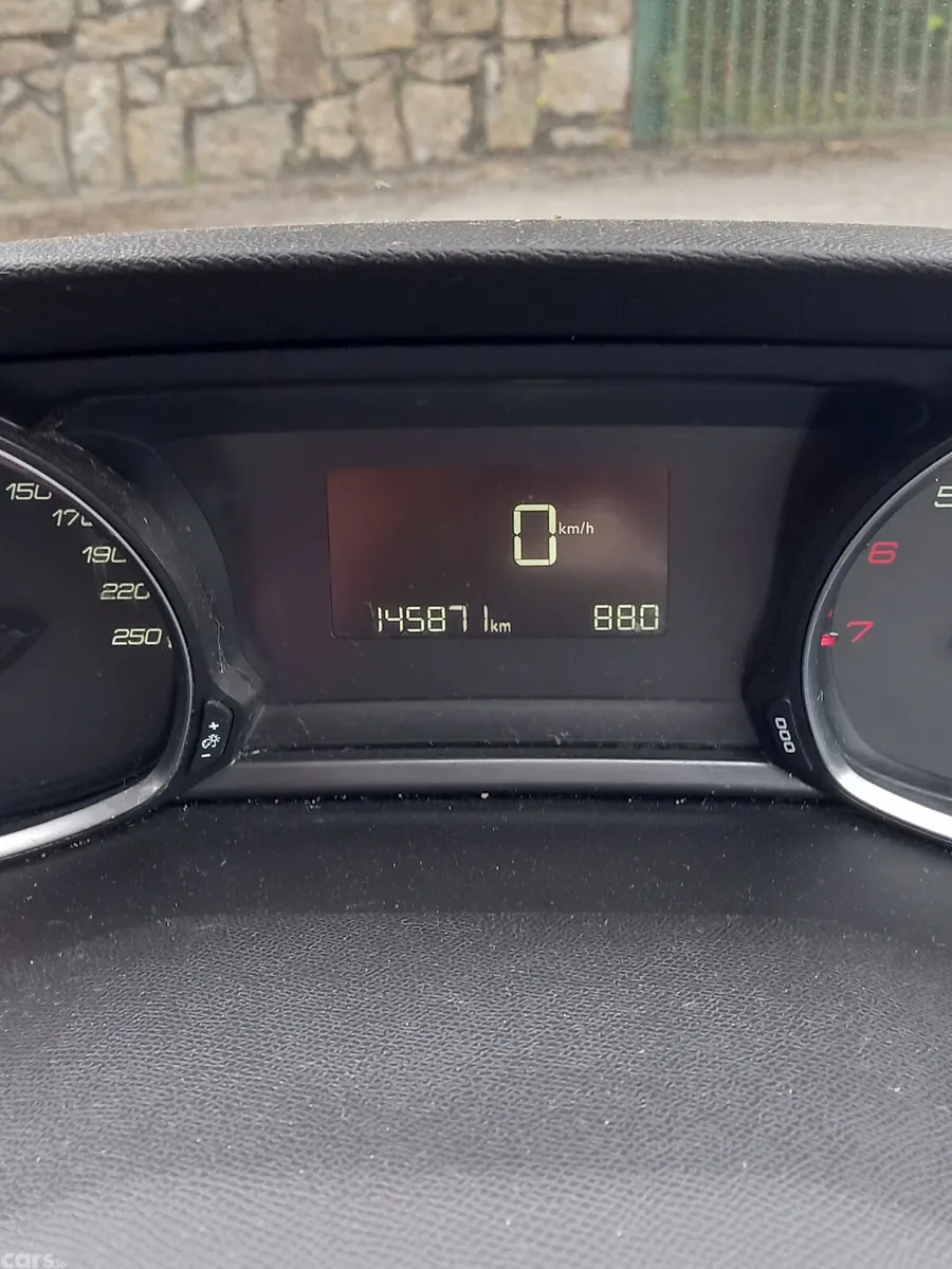 Peugeot 308 Hatchback, Petrol, 2015, Grey